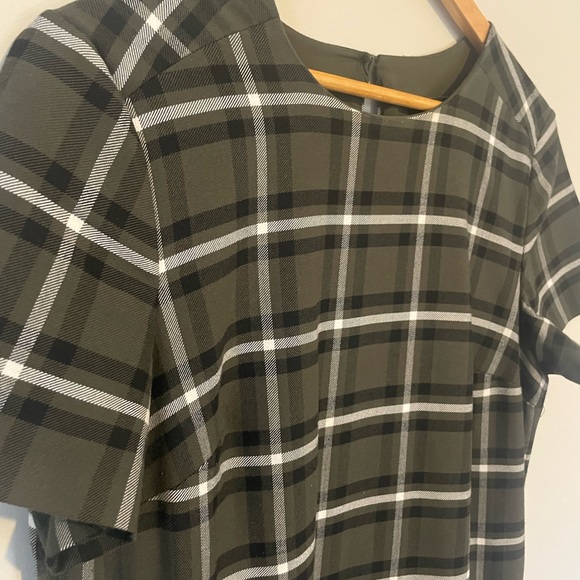 Banana Republic Olive Green Plaid Shift Dress Short Sleeve Pockets - Picture 3 of 5